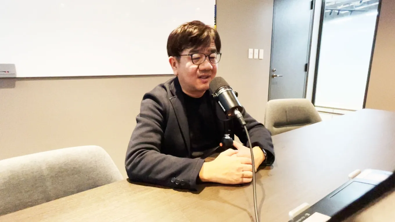株式会社マックスプロデュース 桑原さんインタビューの様子
